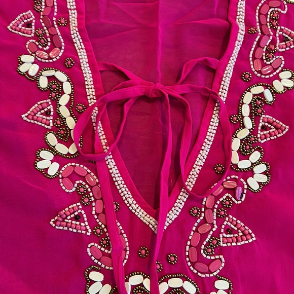 Women’s beach cover up. - Picture 2 of 4